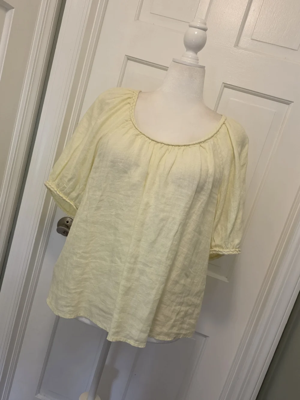 NWT Lilly Pulitzer Pale Yellow Calais Scoop-Neck 100% Linen Top XL, Ret. $138